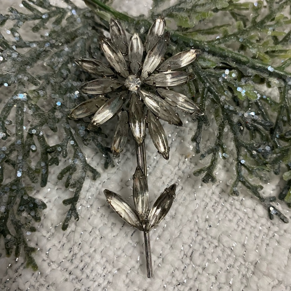 Vintage Silver Flower Brooch
